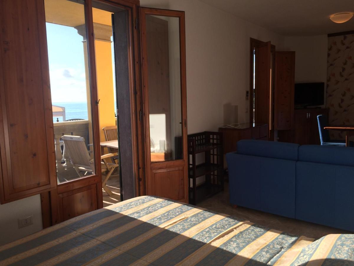 Appartamenti Fronte Mare Castiglioncello Buitenkant foto