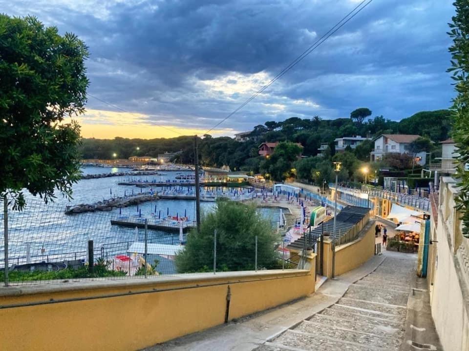Appartamenti Fronte Mare Castiglioncello Buitenkant foto