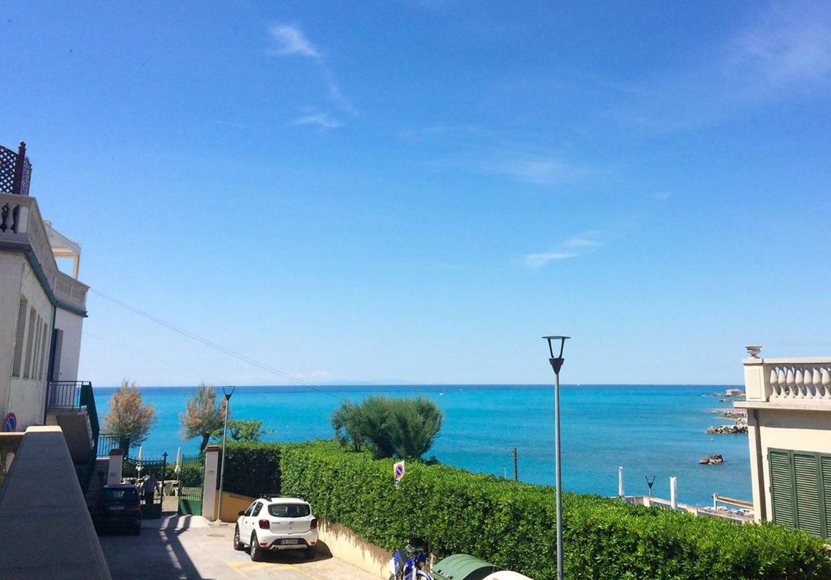 Appartamenti Fronte Mare Castiglioncello Buitenkant foto